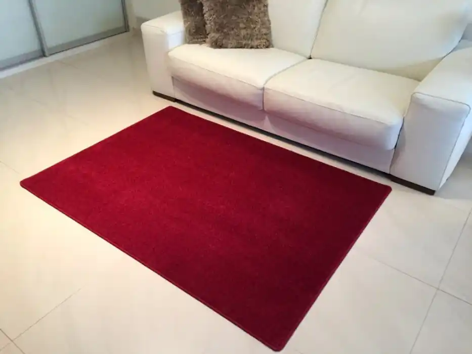 Kusový vínově červený koberec Eton - 1 m2 bez obšití Pouze Dnes