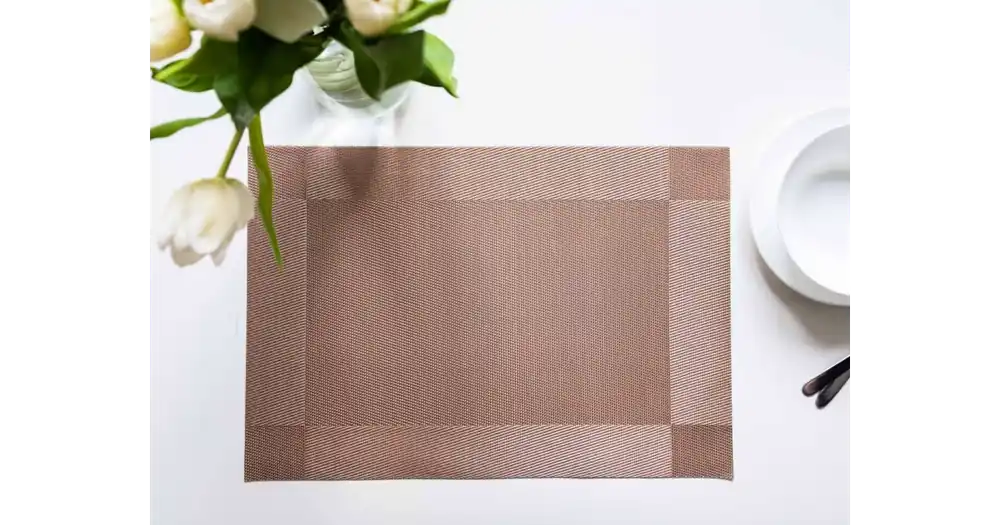 Vysoce Kvalitní Prostírání Deluxe 30 × 45 cm – Majda čtverce hnědé