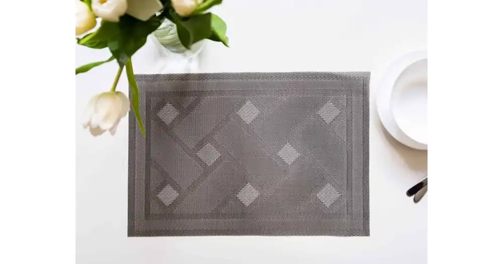 Prostírání Deluxe 30 × 45 cm – Majda ornamenty šedé Výprodej