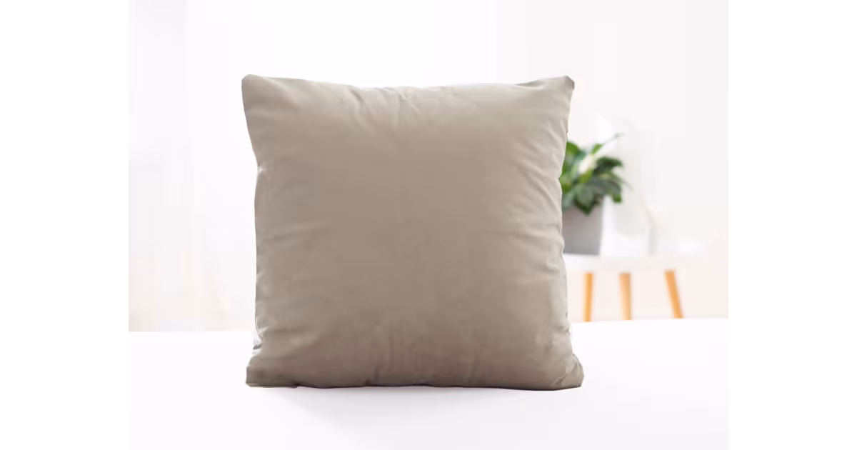 Víkendová Akce Sametový povlak na polštář Velvet krémová - 45 × 45 cm