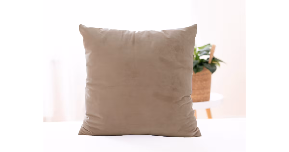 Sametový povlak na polštář Velvet šedohnědá - 45 × 45 cm Výhodná Nabídka