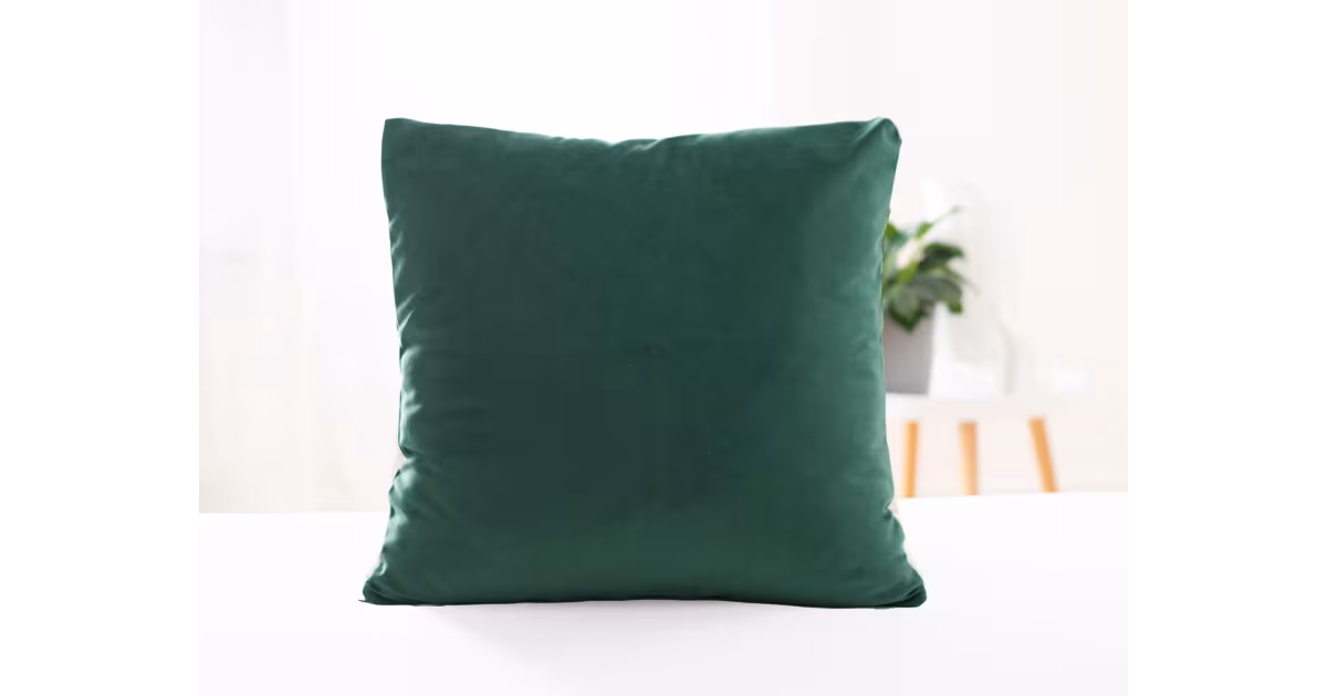 Objednat Nyní Sametový povlak na polštář Velvet smaragdová - 45 × 45 cm