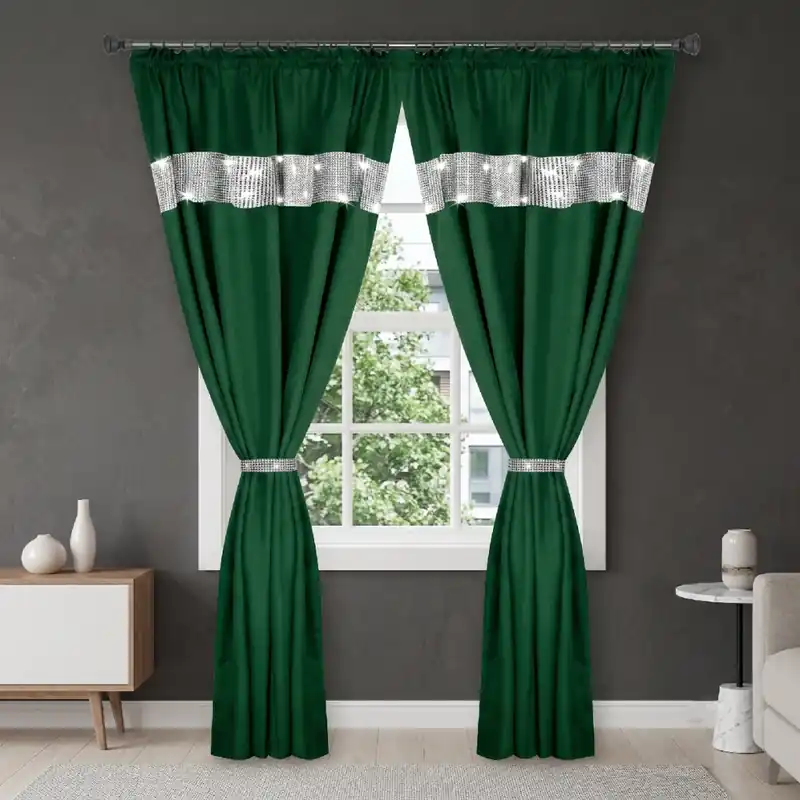 Omezená Nabídka Dekorační závěs se zirkony s řasící páskou AURORA smaragdová 145x250 cm (cena za 1 kus) MyBestHome