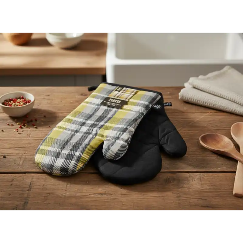 Hit Sezóny Kuchyňské bavlněné rukavice - chňapky TARTAN žlutá 100% bavlna 19x30 cm Balení 2 kusy - levá a pravá rukavice.