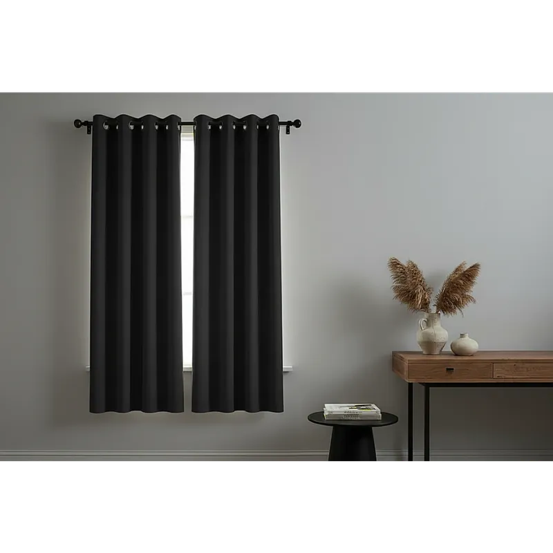 Expresní Doručení Zatemňovací krátký závěs s kroužky FLAVIA II. - BLACKOUT 135x180 cm černá (cena za 1 kus) Mybesthome