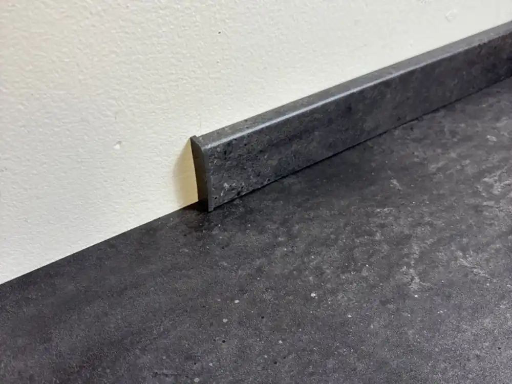 Soklová lišta SPC RIGID Beton šedý 2m Objednat Nyní